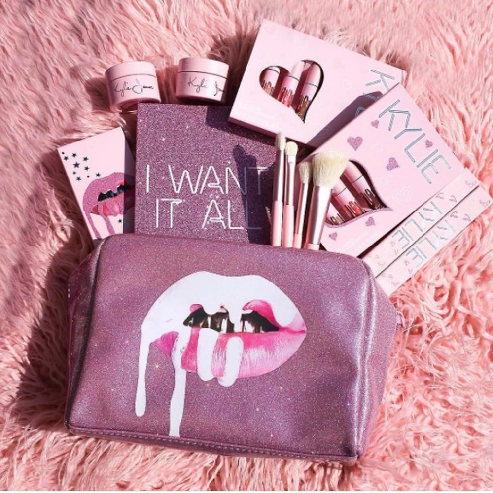 **𝙎𝙊𝙇𝘿 Kylie Cosmetics “I Want It All” 2017 20th Birthday PR Collection.